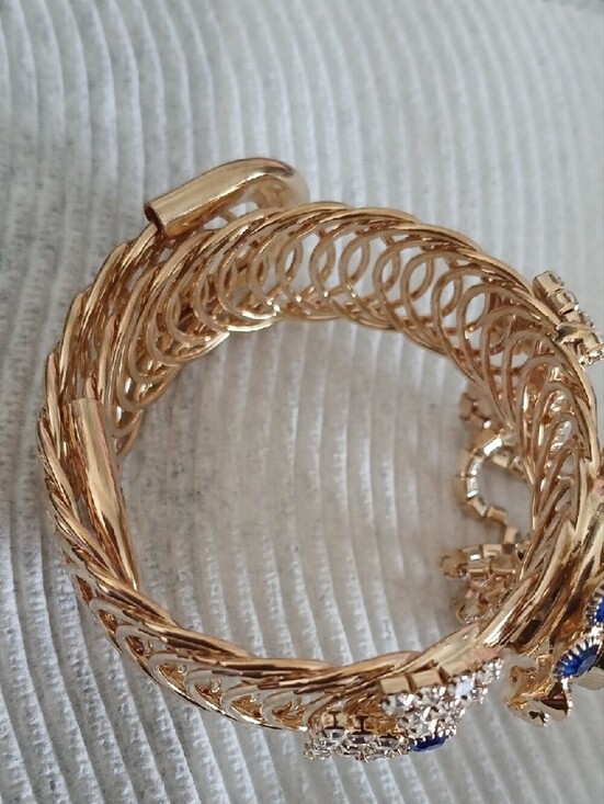 Gold-Tone Blue Crystal Women\'s Bracelet Watch